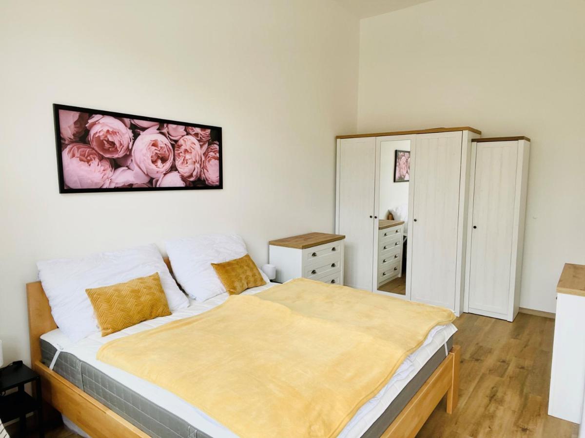 Residence Kotel روكيتنسي ناد جيزيرو المظهر الخارجي الصورة