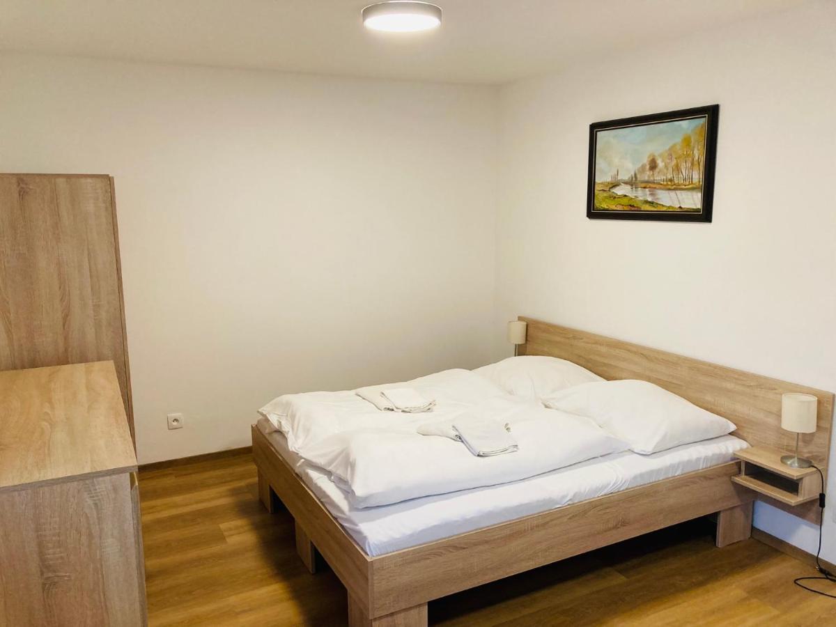 Residence Kotel روكيتنسي ناد جيزيرو المظهر الخارجي الصورة